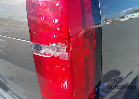 2016 Chevrolet Suburban Ls z USA, uszkodzony, nr VIN 1GNSCGKC5GR377985